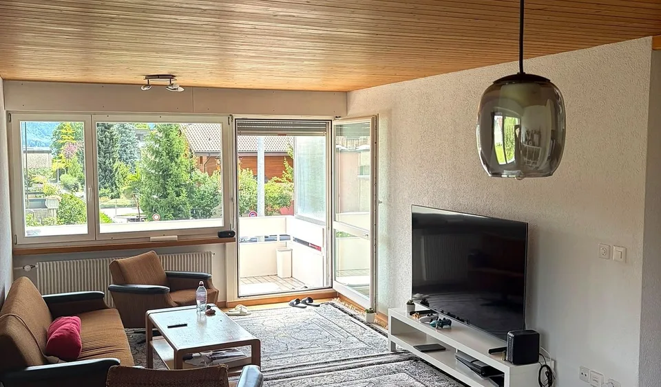 Habiter où les autres passent leurs loisirs – appartement 3,5 pièces entretenu à Gwatt avec balcon