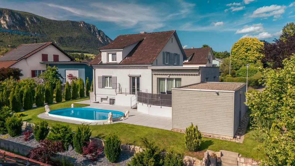 Modernisiertes 5-Zimmer-EFH mit Pool in Langendorf kaufen