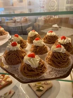 Take away, ristorante o negozio, magazzino / appartamento 3,5 locali possibile