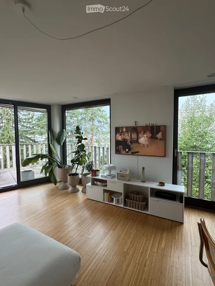 Bright & Quiet 3-Room Apartment with Balcony