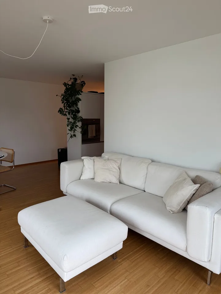 Bright & Quiet 3-Room Apartment with Balcony