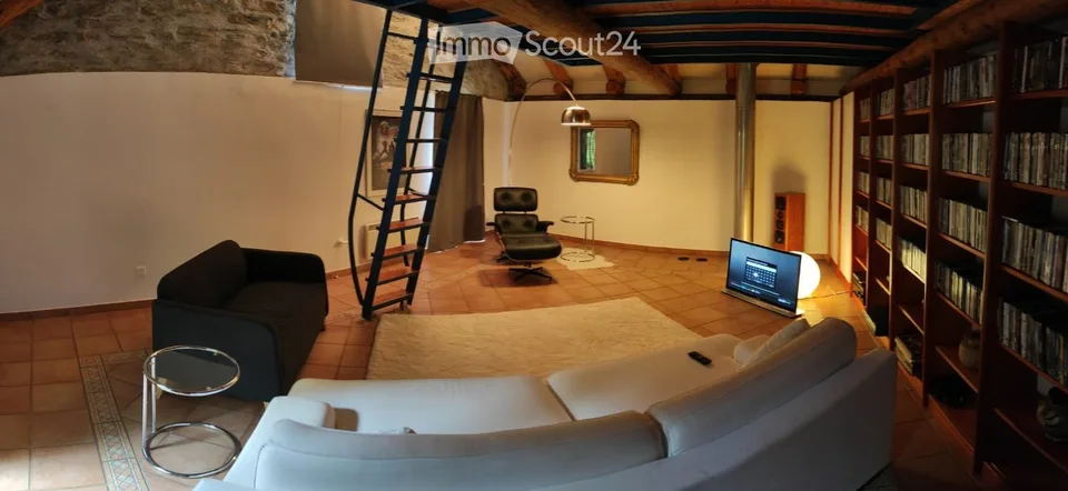 House with 2.5 rooms, garden and parking space