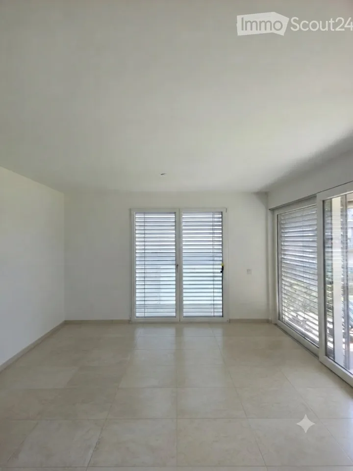 Modern 3.5-room apartment in recent construction.