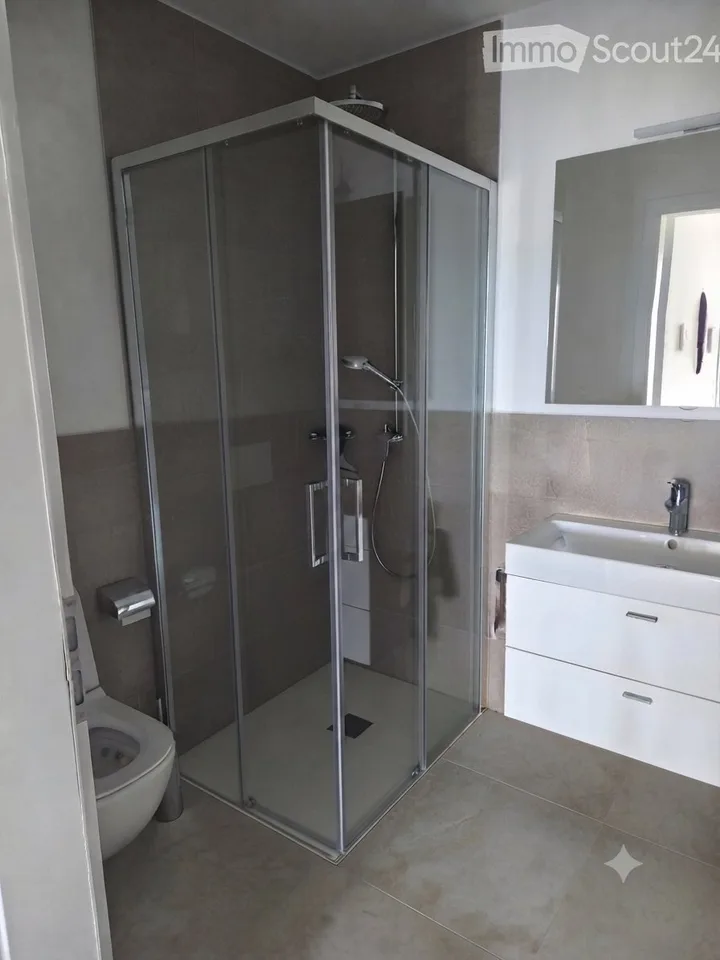 Modern 3.5-room apartment in recent construction.
