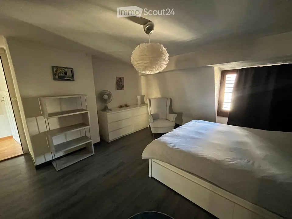 Seltenes 3-Zimmer-Möbelstück mit Aussicht