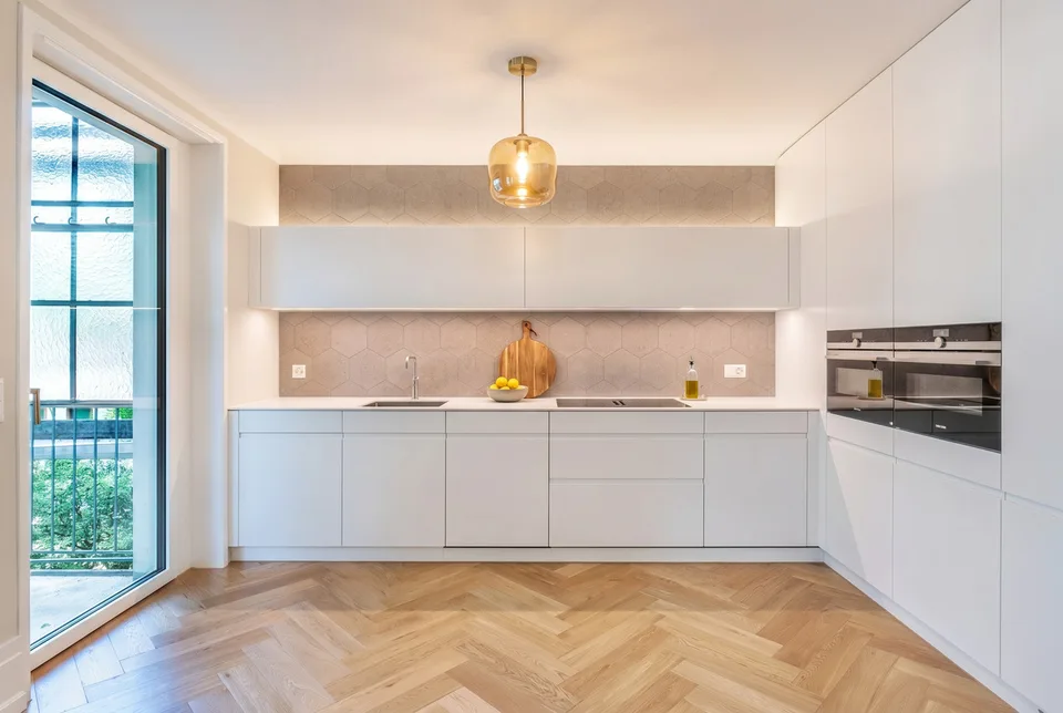 ALTBAU KÜSST MODERNE - WOHNERLEBNIS NÄHE REIHNPROMENADE