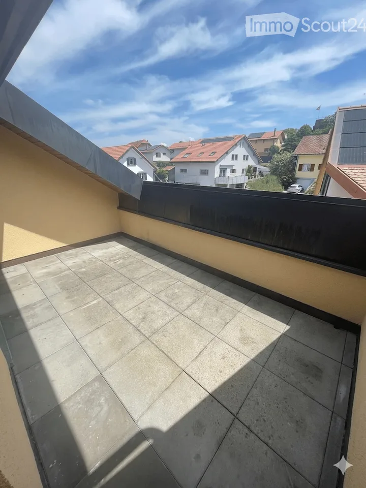 Ampio duplex di 5,5 locali a Vuarrens, disponibile da settembre 2026