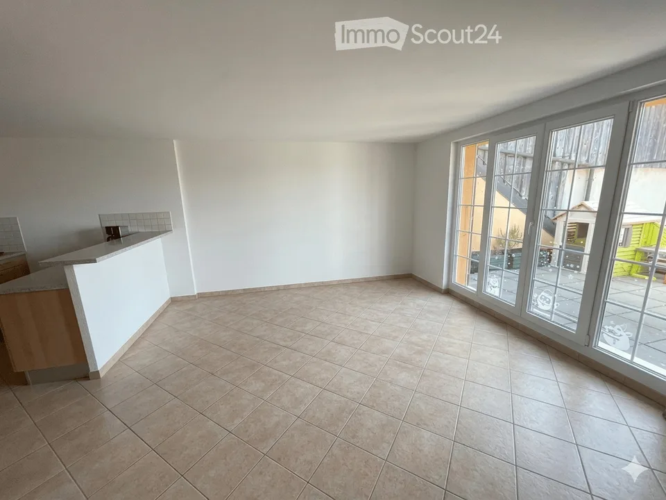 Ampio duplex di 5,5 locali a Vuarrens, disponibile da settembre 2026