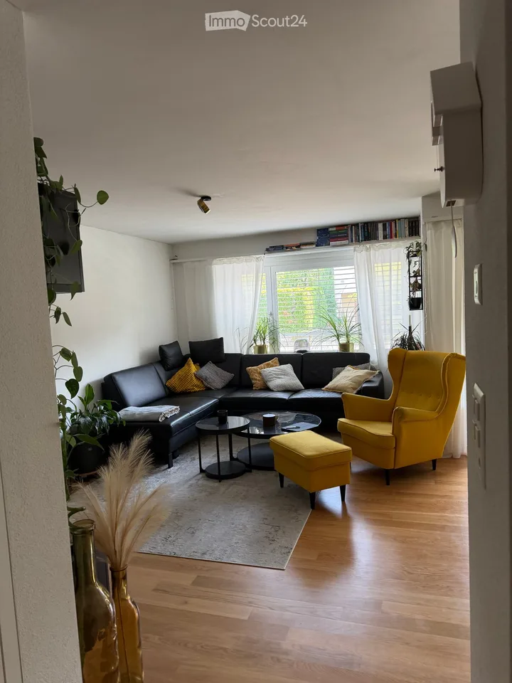 Appartamento luminoso 3.5 locali con balcone a Schlieren – disponibile da ottobre 2026
