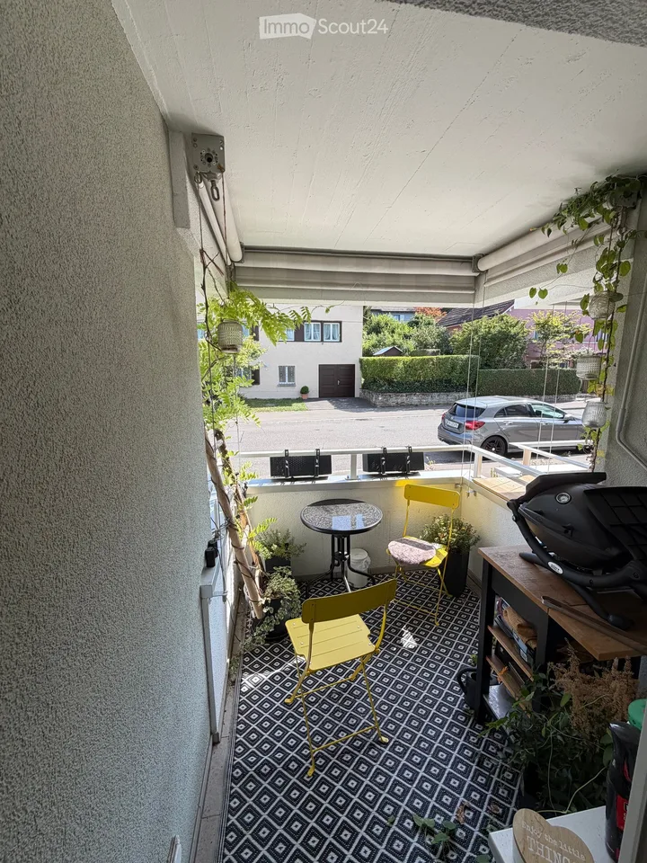 Appartamento luminoso 3.5 locali con balcone a Schlieren – disponibile da ottobre 2026