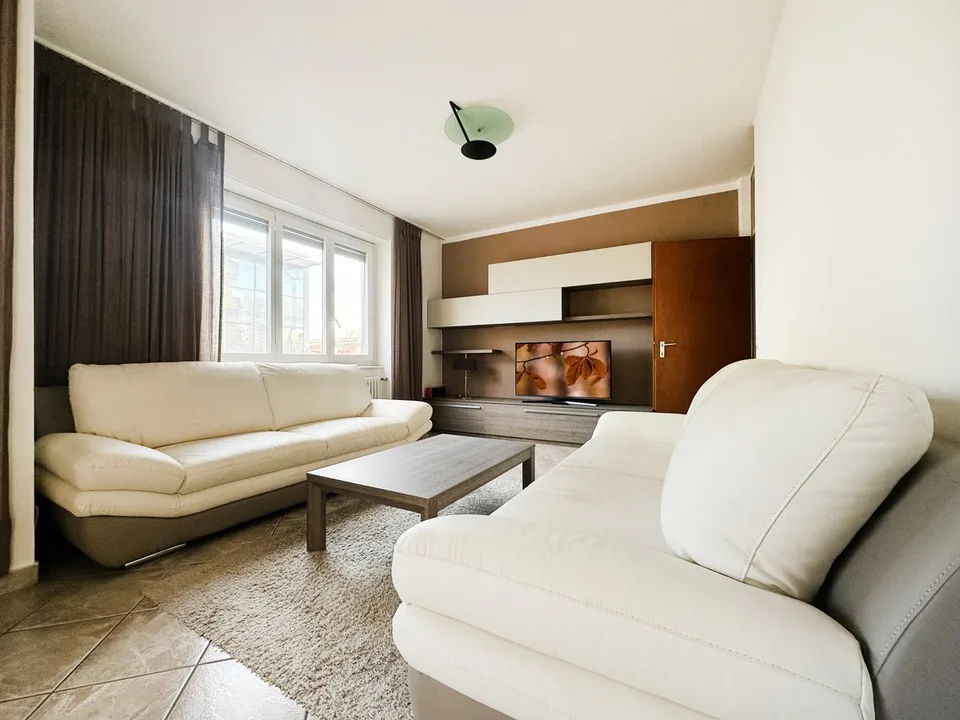Elegante 3,5 ristrutturato con terrazzo e balcone in zona tranquilla