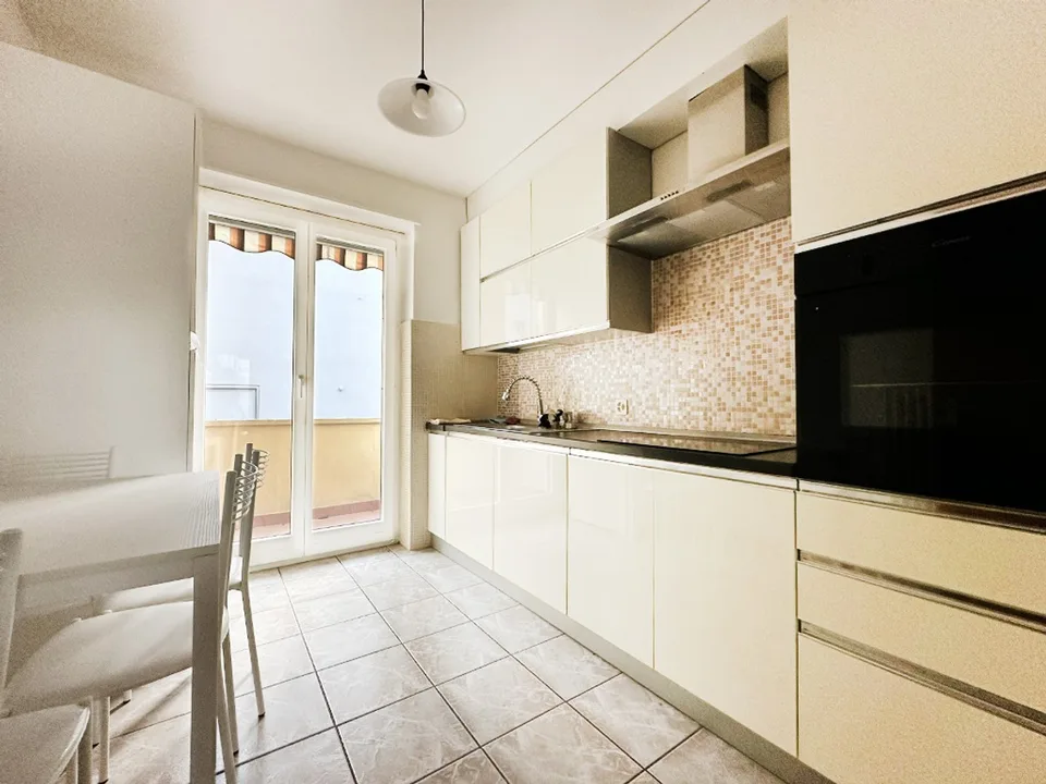 Appartement élégant 3,5 pièces avec terrasse et balcon dans un quartier calme