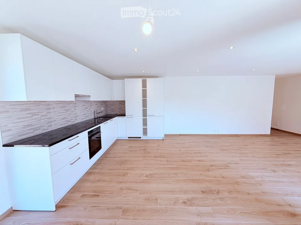 New 2.5-room apartment with balcony - October 1, 2026