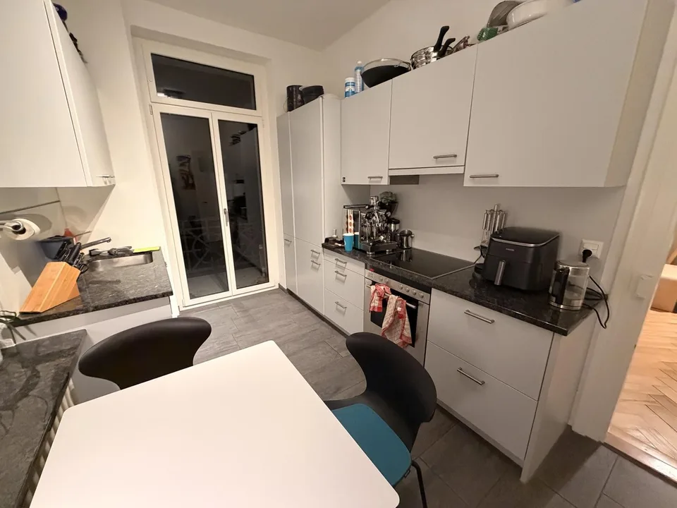 Zimmer und Wohnung in Hottingen zur Untermiete (ca. 15.08. bis 18.09)