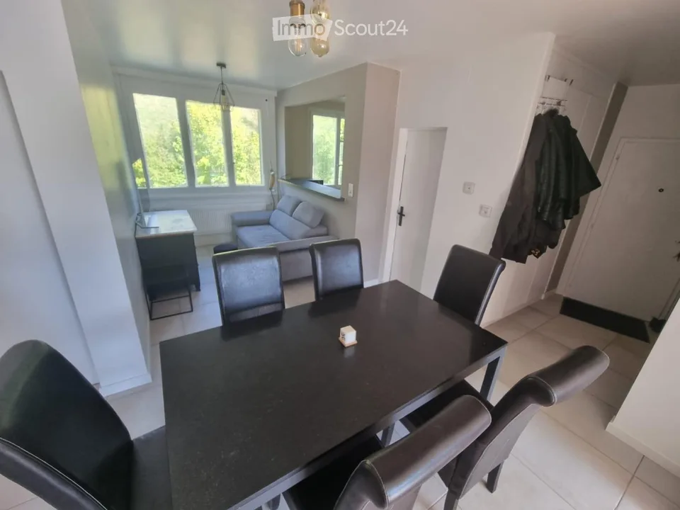 Room in shared apartment Le Locle