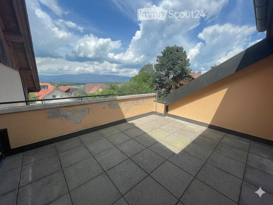 Duplex, Vuarrens, 5.5p. , terrasses, parking, 2600 cc