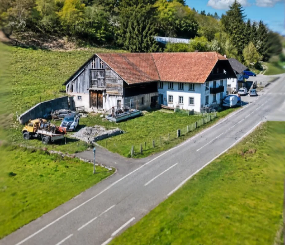 Maison paysanne à St. Ursen FR sur une grande parcelle de 5'152 m2