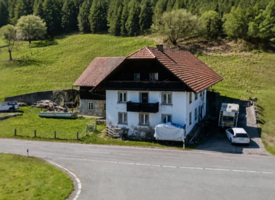 Bauernhaus in St. Ursen FR auf riesiger Parzelle von 5'152 m2
