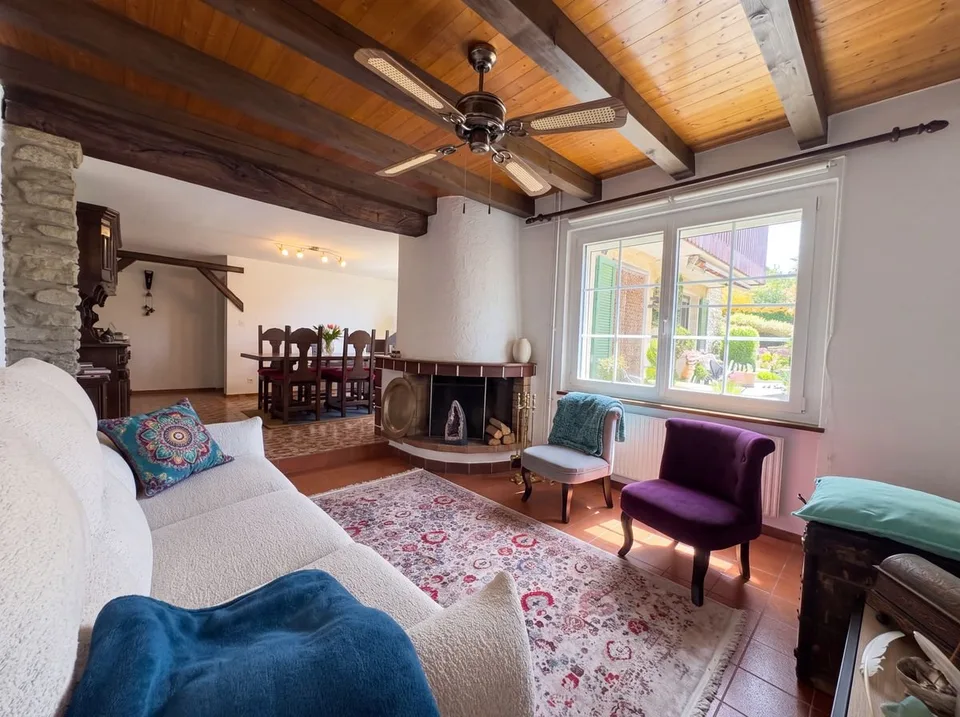 Haus zum Verkauf in Rovray - 3 Wohnungen, ca. 300 m2 Wohnfläche