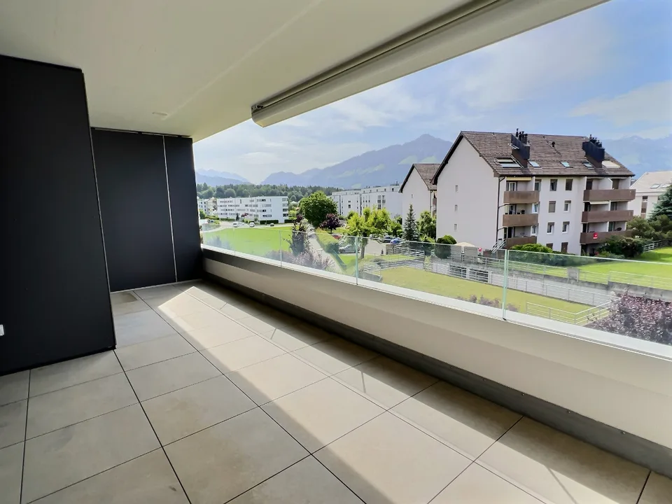 Appartement contemporain de 3½ pièces avec généreux balcon
