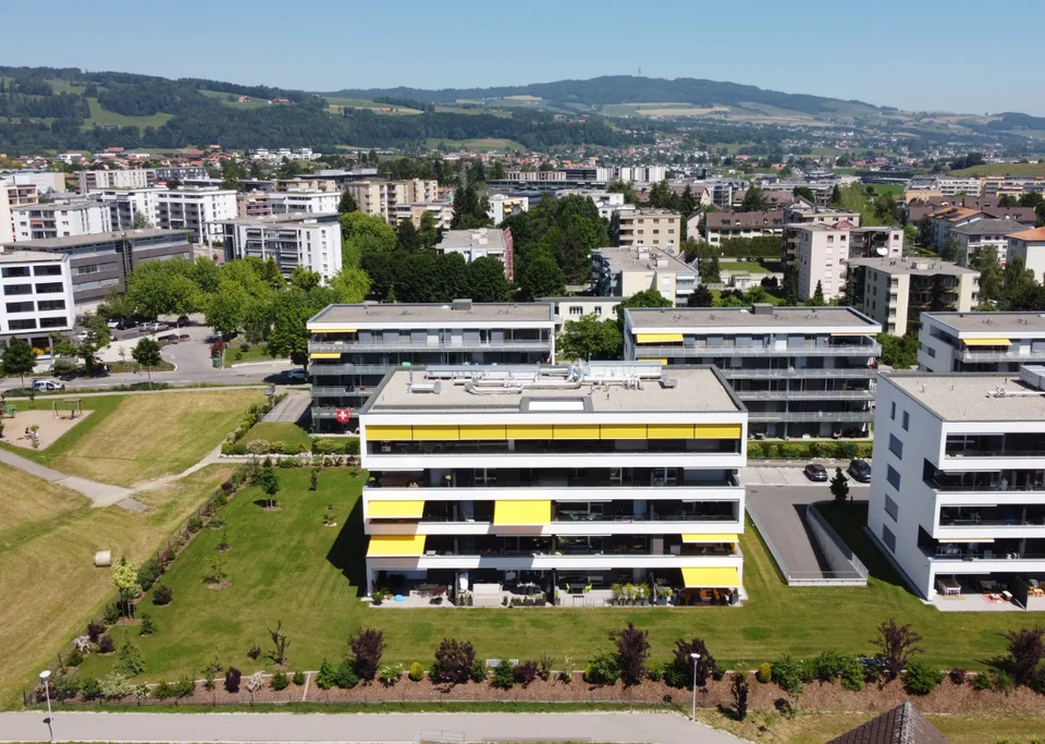 Appartement contemporain de 3½ pièces avec généreux balcon