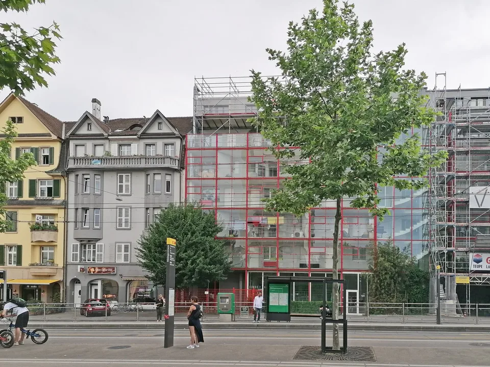 Einstellhallenplatz zu vermieten