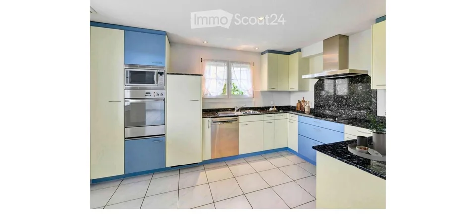 Helle 4,5 Zi Wohnung in 6037 Root...