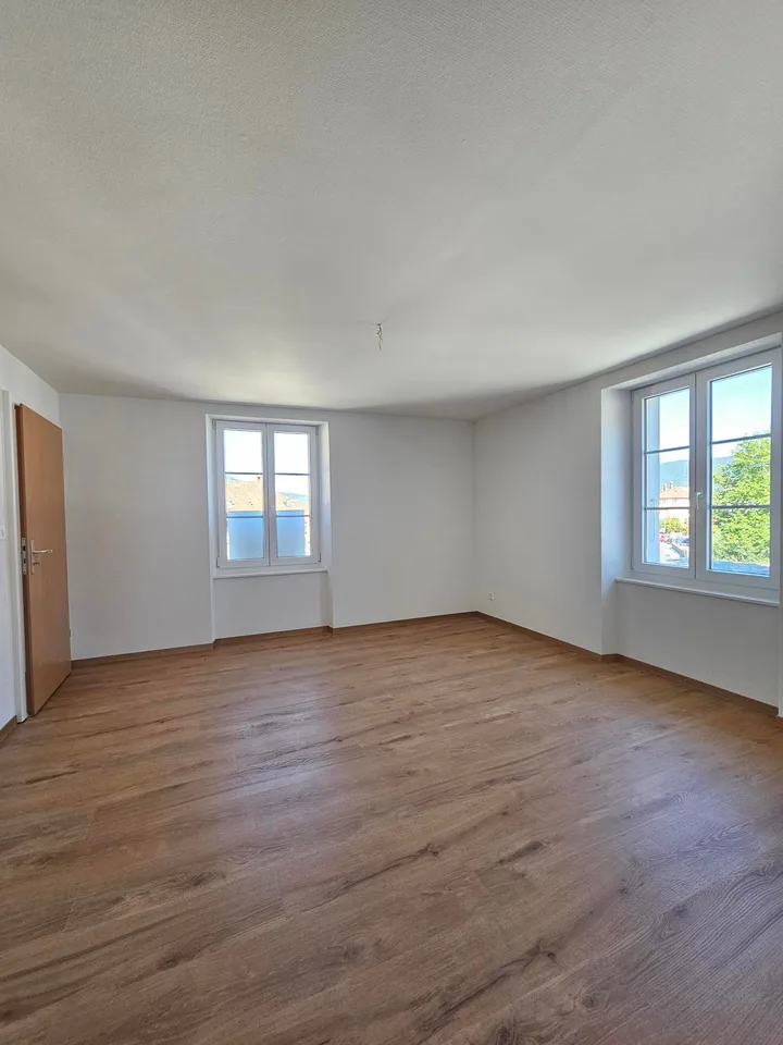 Schönes renoviertes Apartment im Zentrum von Fleurier – Foto 6 von 11