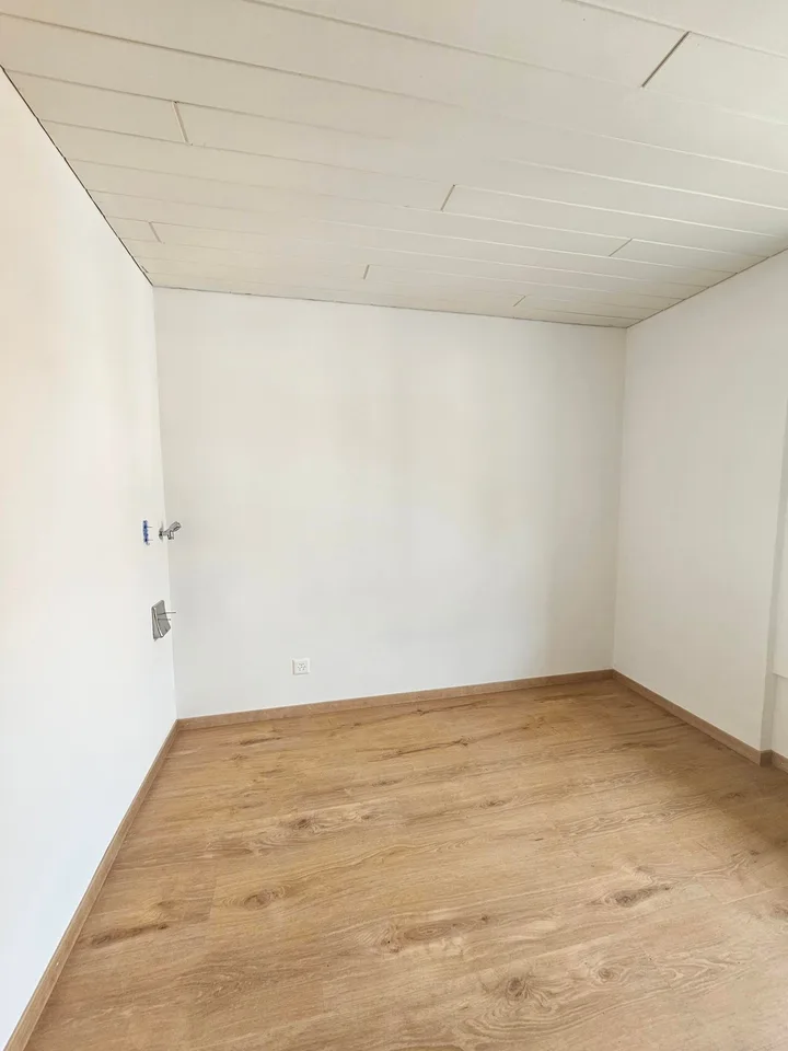 Schönes renoviertes Apartment im Zentrum von Fleurier – Foto 10 von 11