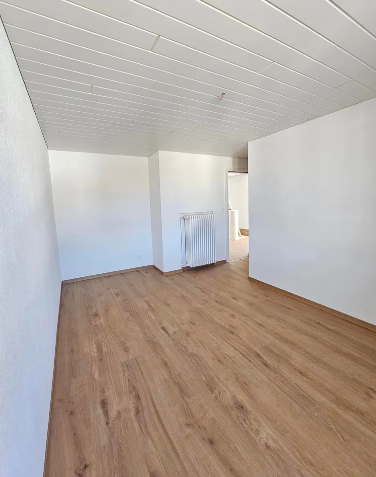 Schönes renoviertes Apartment im Zentrum von Fleurier – Foto 8 von 11