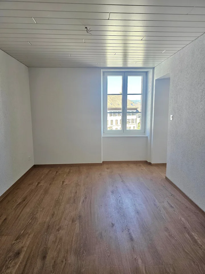 Schönes renoviertes Apartment im Zentrum von Fleurier – Foto 7 von 11