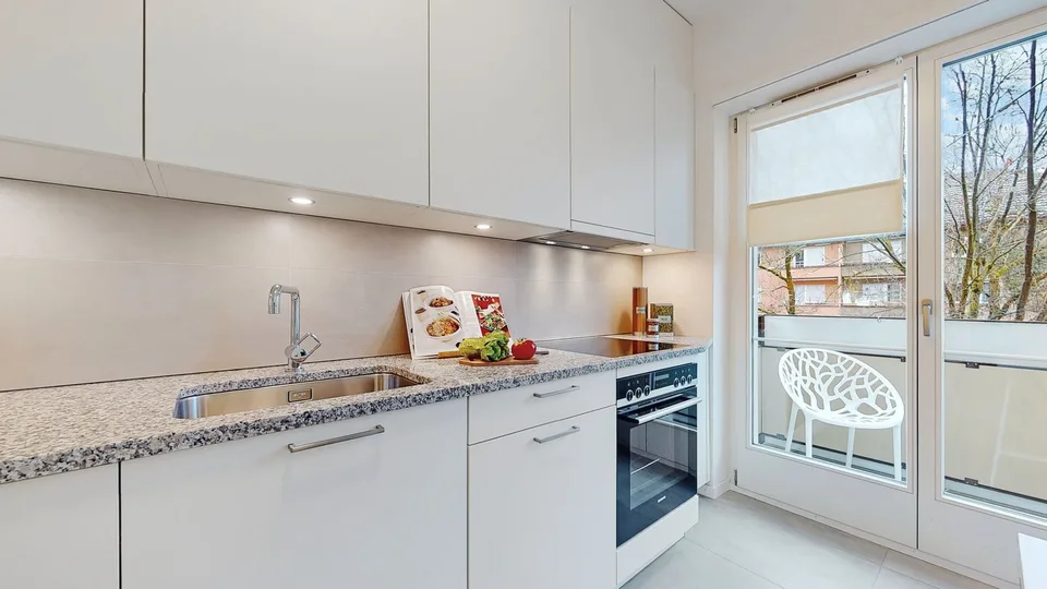 Grosszügige, renovierte 2.5-Zimmerwohnung