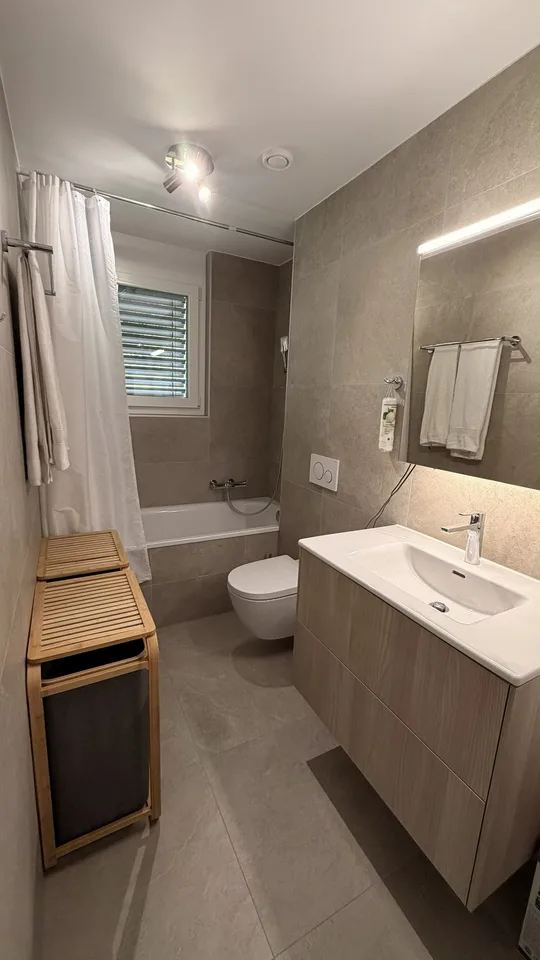 Moderne Reihenhaus-Villa 5.5 Zimmer (2025), eigener Garten, superbe Aussicht, Garage mit direktem Zugang – Foto 9 von 19