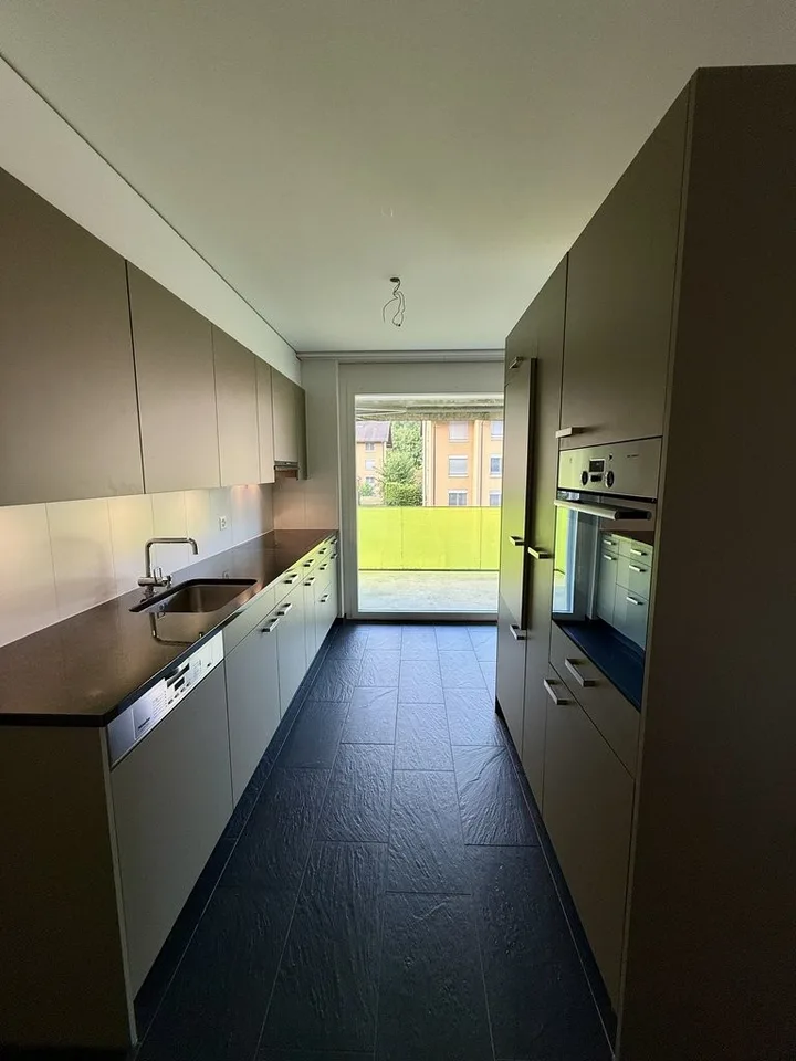 Appartamento moderno di 3,5 locali in campagna e yet vicino alla città!