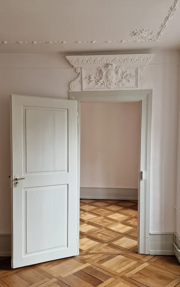 teilsaniertes Altstadtbijou / 2. Stock mit Lift