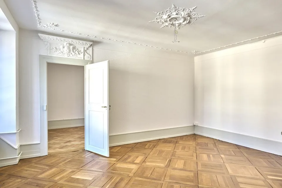 teilsaniertes Altstadtbijou / 2. Stock mit Lift
