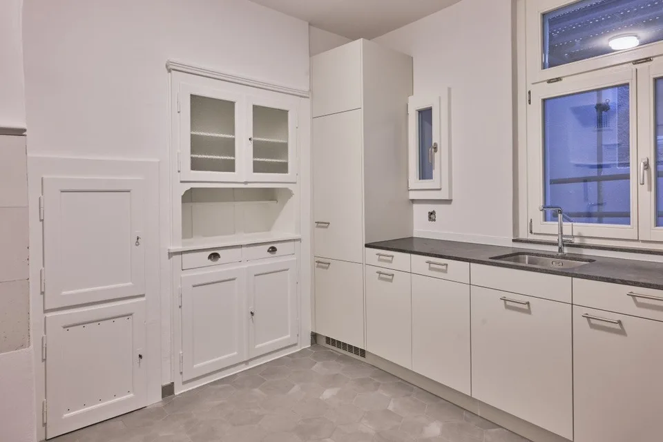 teilsaniertes Altstadtbijou / 2. Stock mit Lift