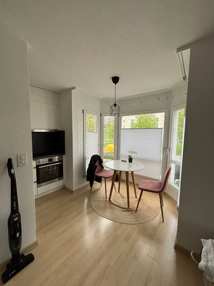 Helle 2.0-Zimmerwohnung mit Erker