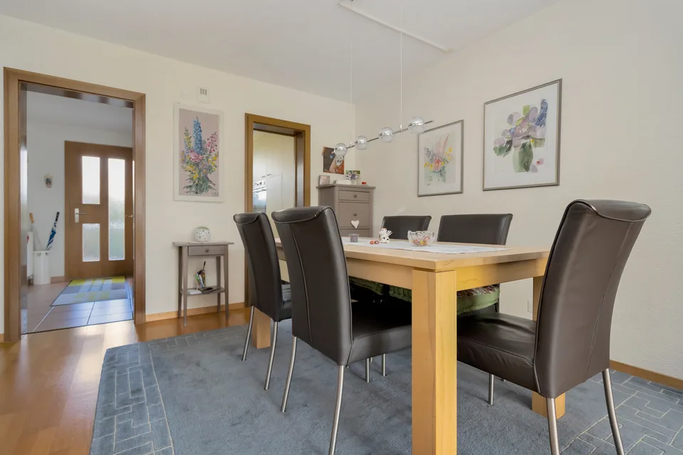 Gepflegtes 5.5- Zimmer Reihenmittelhaus mit Garten und Fernsicht