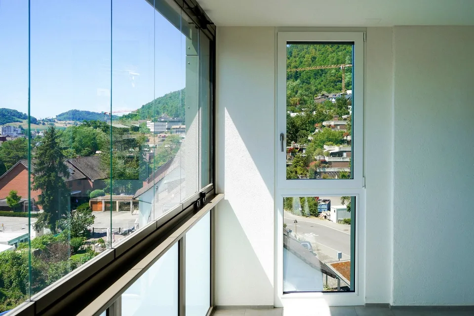 Appartamento di 4 locali luminoso con balcone e bella vista a Liestal