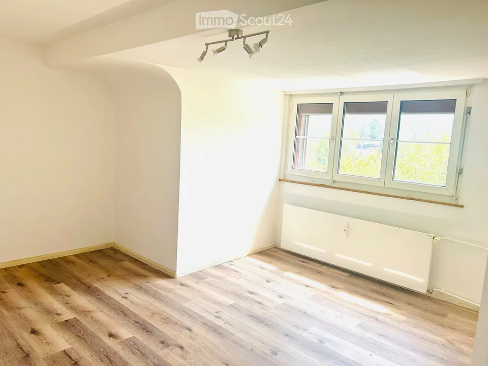 Charmante 3,5 Zimmer Dachwohnung in guter Lage zu verkaufen