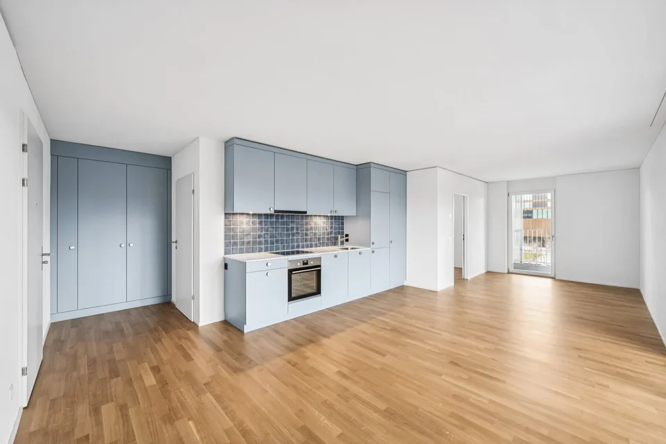 Habitation moderne avec connexion de transport en commun directe