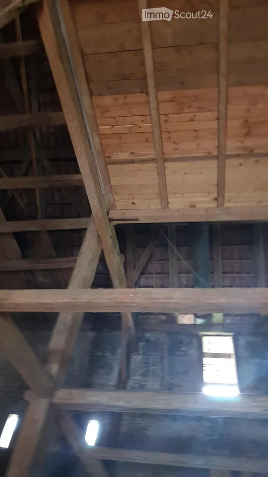 Haus mit bewohnbarem Apartment, Lager, Werkstatt