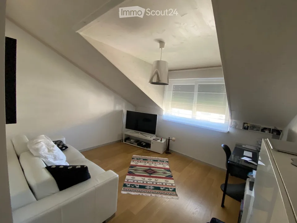 BELLE OPPORTUNITÉ A vendre Grand attique lumineux