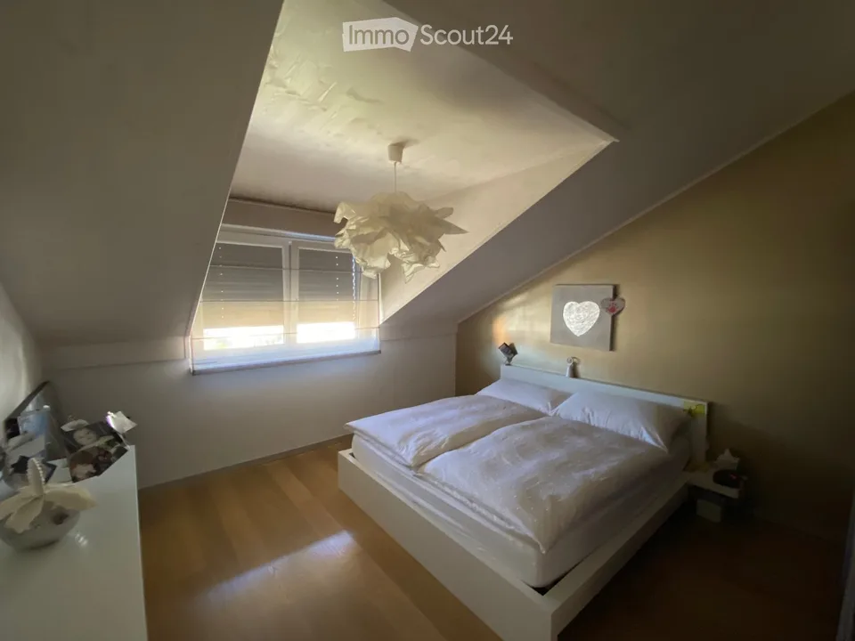 BELLE OPPORTUNITÉ A vendre Grand attique lumineux