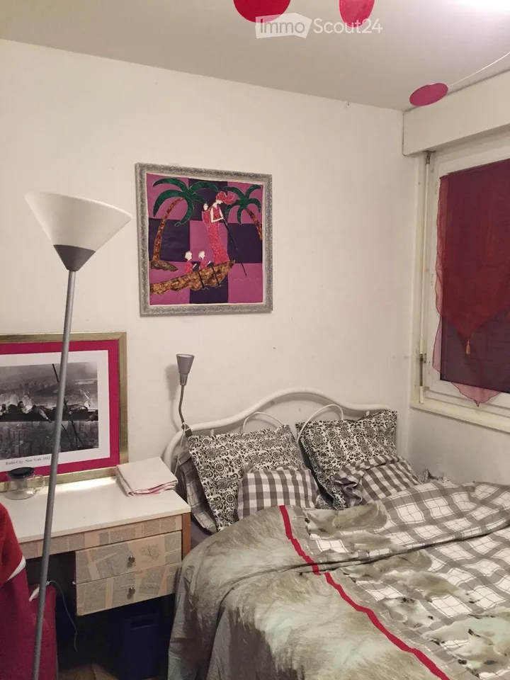Room in 6-room apartment