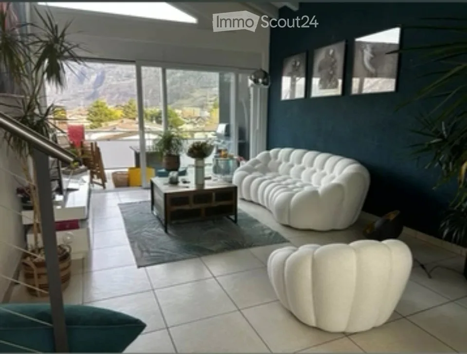 Chambre à louer dans un appartement duplex