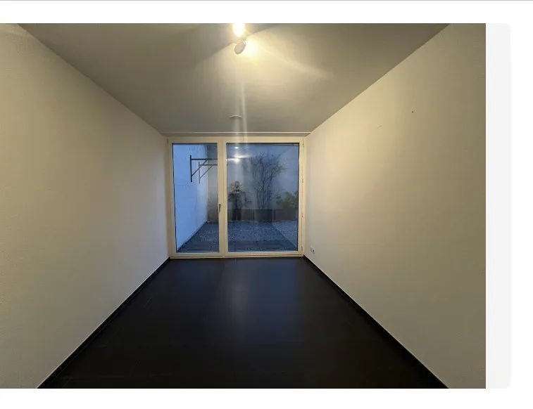 Chambre de colocation confortable avec accès direct à la terrasse