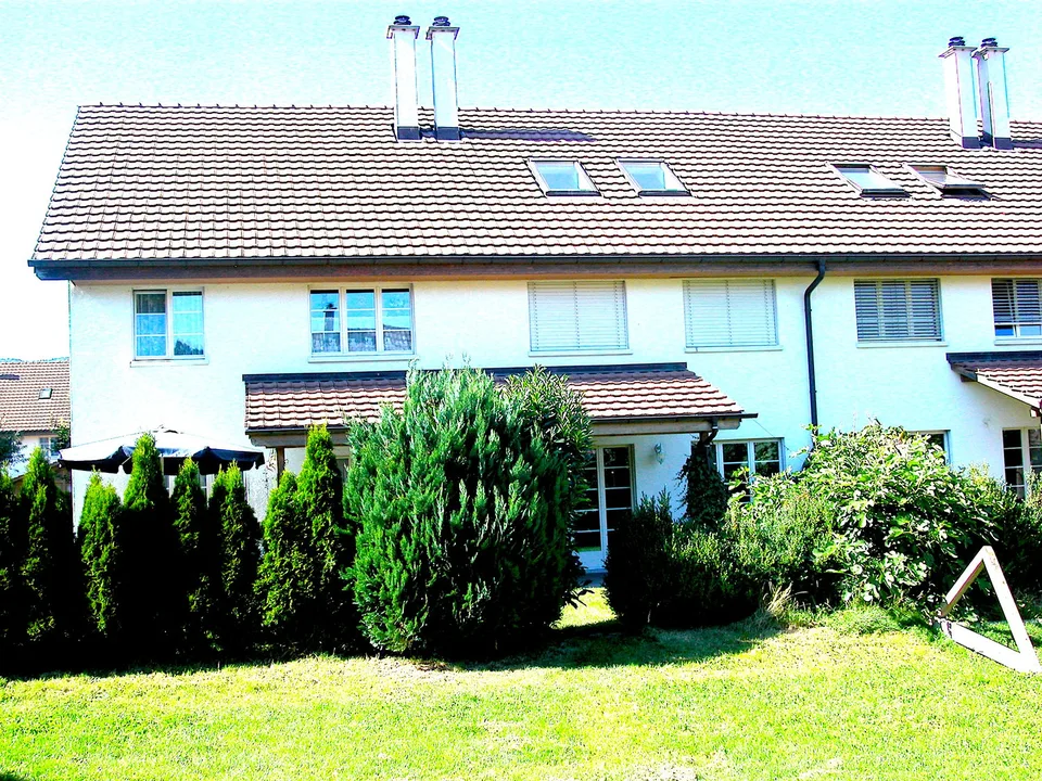 Einfamilienhaus mit grosszügigem Garten und gedecktem Sitzplatz