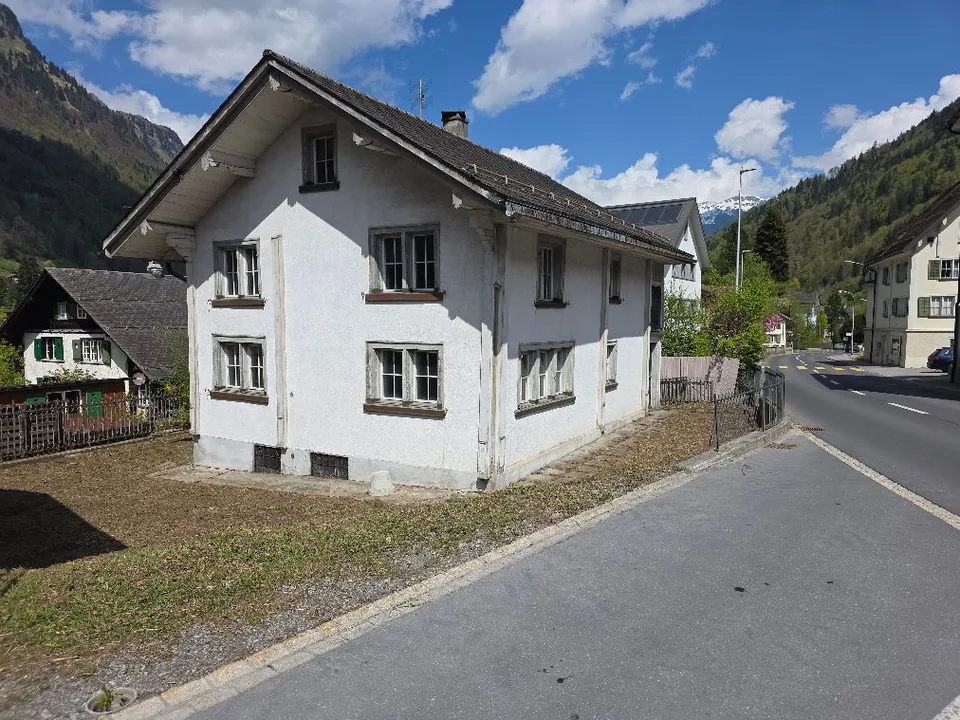 Umbauobjekt : freistehendes Einfamilienhaus mit Schopf
